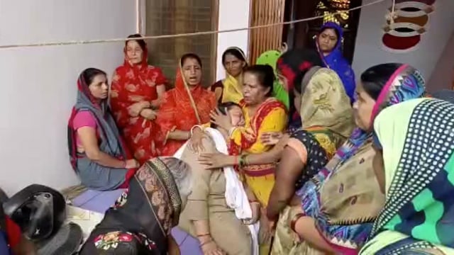 दिनदहाड़े तमंचे की नोक पर घर में गृहस्वामिनी को बंधक बनाकर लाखों की लूट