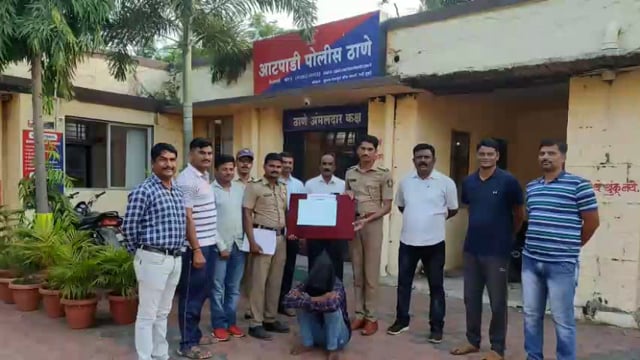 चिंचाळे मध्ये जबरी चोरी करून वृद्ध महिलेला लुटणारा चोर पोलिसांच्या ताब्यात


