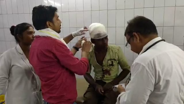 तेज रफ्तार ऑटो पलटने से 3 यात्री गम्भीर रूप से घायल