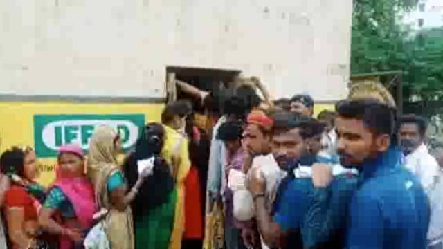 औरंगाबाद में खाद के लिए किसानों ने दूसरे दिन भी किया हंगामा