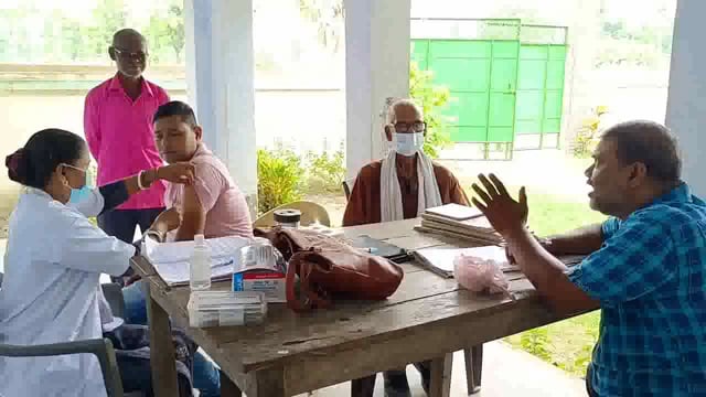 राजकीय बुनियादी विद्यालय कालसर में 18 वर्ष से ऊपर की आयु की 23 महिला व पुरुषों को लगाया गया कोरोना रोधी टीका