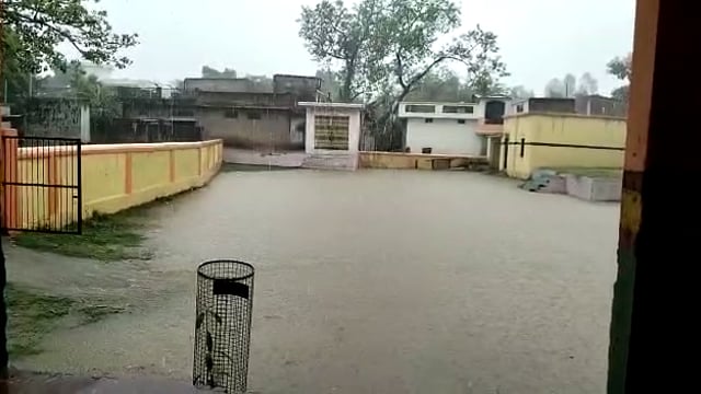 नगर क्षेत्र के दर्जनभर स्कूलों में भरा पानी
