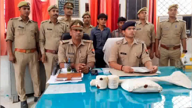 डीह थाना क्षेत्र में हुई महिला की हत्या का पुलिस ने किया खुलासा,पुलिस ने हत्या में सामिल पति व जेठ को भेजा जेल।