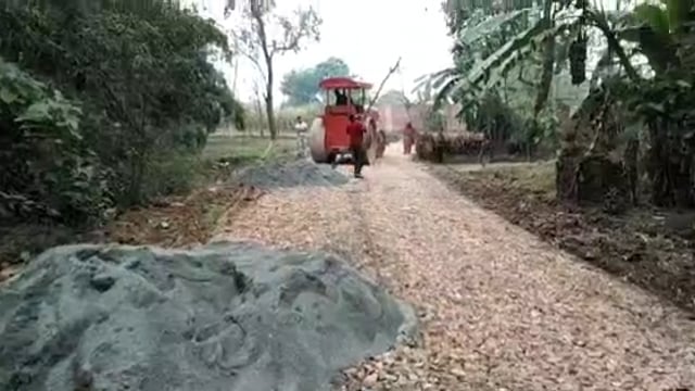 वजीरगंज के अंतर्गत ग्राम पंचायत नियामतपुर में शुरू हुआ बहुप्रतीक्षित सड़क निर्माण कार्य ग्रामीणों में खुशी
