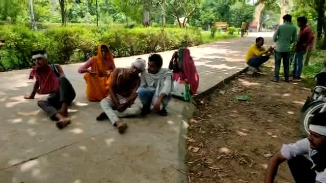 सरकारी हैंडपंप से पानी भरने को लेकर दबंगों ने की एक परिवार की लाठी डंडों पिटाई, पुलिस अधीक्षक से लगाई गुहार