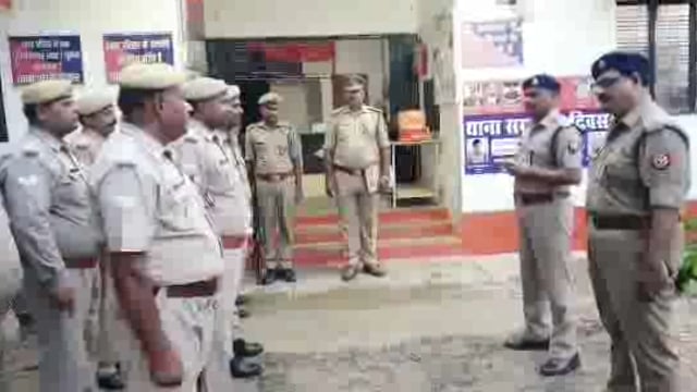 सिद्धार्थनगर जिले के अपर पुलिस अधीक्षक सुरेश चन्द्र रावत ने किया पथरा थाना का निरीक्षण 