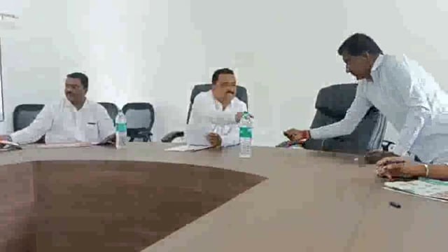 आटपाडी शहर अंतर्गत विकास कामासाठी 15 कोटी निधीची मंजुरी आमदार अनिल बाबर यांचे प्रयत्न तानाजी पाटील यांची माहिती



