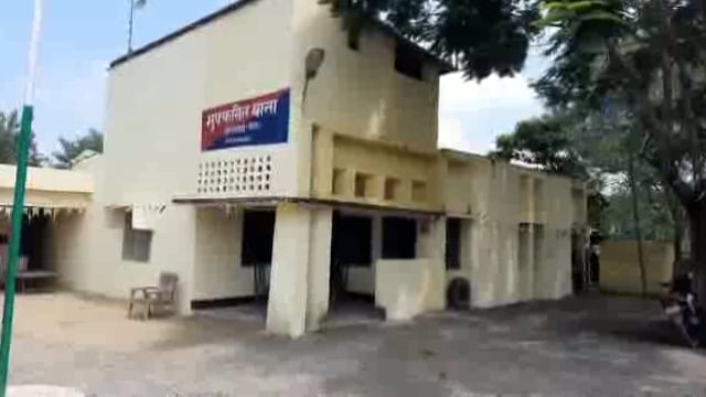 गुरुवार की रात मुफस्सिल थाना की गस्ती गाड़ी पलटी, तीन पुलिसकर्मी हुए घायल,एक को किया गया रेफर