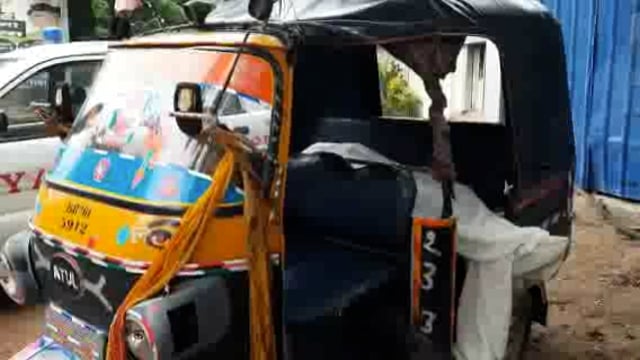 प्लेटफार्म पर उतरने के क्रम में ट्रेन से कटकर शिक्षक की हुई मौत,परिजनों में मचा हाहाकार