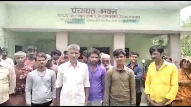 भारत स्वच्छ मिशन चढ़ा भ्रस्टाचार कि भेंट, १०० से ज्यादा हर घर सौचालय कागजो में, मृतक को भी नही बक्सा


#भ्रस्टाचार