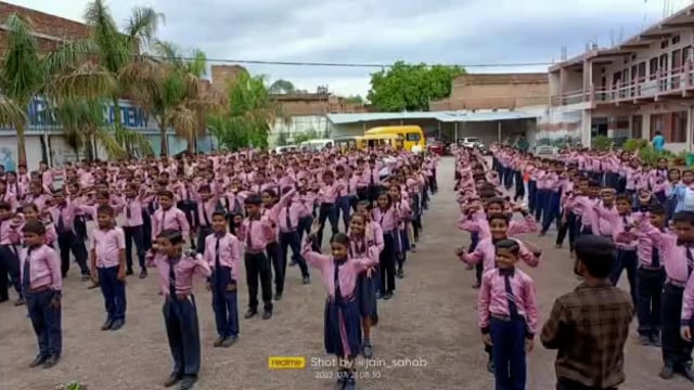 गुरसरांय में बच्चों ने दिया लोगों को स्वच्छता का संदेश
