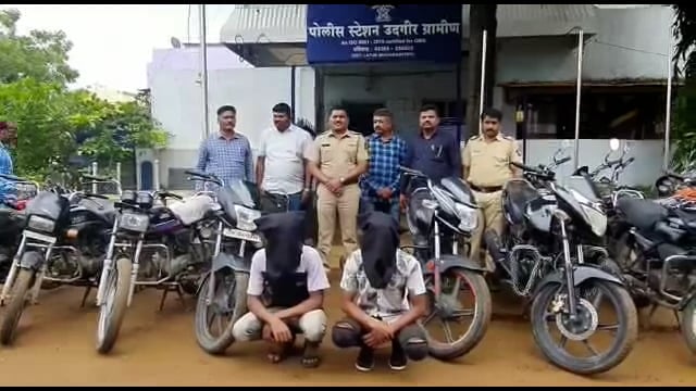 ग्रामीण पोलिसांची 15 दिवसात दुसरी कारवाई 7 मोटरसायकलीसह दोघा चोरट्यांना ठोकल्या बेड्या
