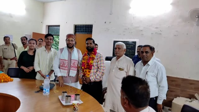 पूर्व कैबिनेट मंत्री एवं ऊंचाहार विधायक नए डलमऊ के मेधावी छात्र छात्राओं जिन्होंने उत्तर प्रदेश में परचम लहराया उन्हें आ