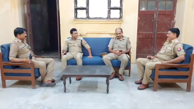 महमूदाबाद में मुहर्रम त्यौहार को लेकर पुलिस ने किला पहुँच कर मुहर्रम के कदीमी रास्तों का जायजा लिया ।