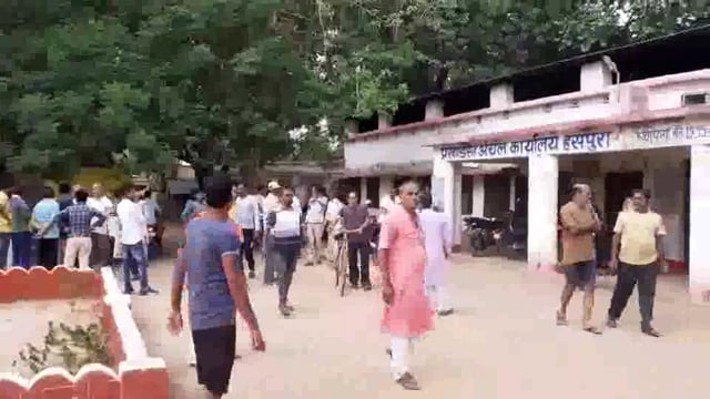 हसपुरा के श्मशान घाट के पास शौचालय व स्नानघर निर्माण की मांग उठी,ग्रामीणों ने दी बाजार बंद रखने की चेतावनी