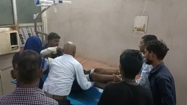 लौकीहा इलाके में बाइक सवार की आवारा जानवर से हुई टक्कर,हादसे में बाइक सवार हुआ घायल