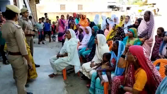 मिशन शक्ति अभियान के तहत मधवापुर में मिश्रौलिया पुलिस द्वारा महिलाओं को किया गया जागरूक ।