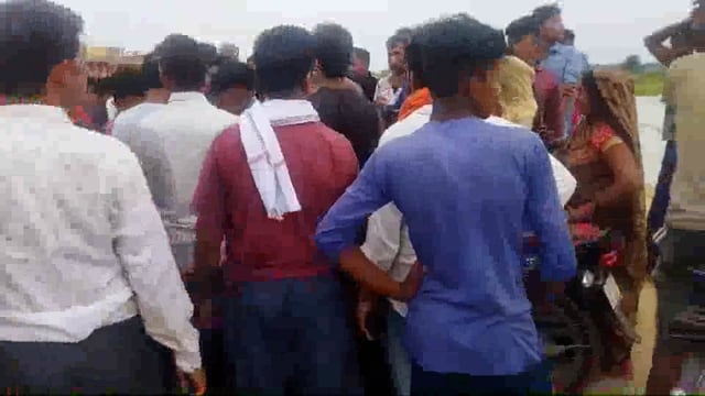 आशनाई मे नवयुवक ने किया आत्महत्या, परिजनों मे मचा कोहराम





