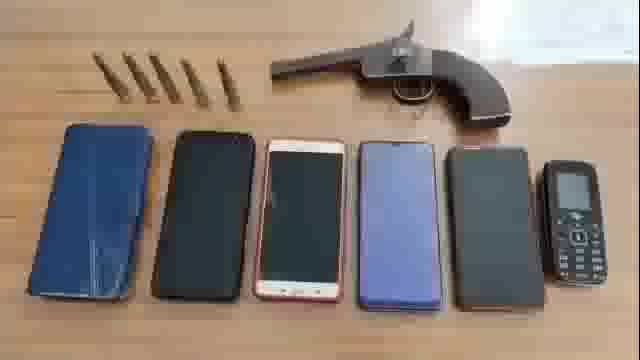  रहुई थाना पुलिस ने इमामगंज,गोबरिया में हुए लूटकांड का किया उद्भेदन।2 मोटरसाइकिल 5 मोबाइल2 पिस्टल 85 हजार नगद 6 गिरफ्ता।