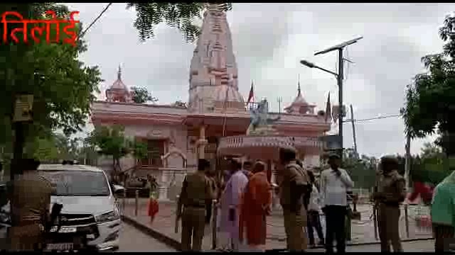 अमेठी एसपी इलामारन जी सावन माह व कावड़ यात्रा को लेकर फुरसतगंज के ग्राम पीढ़ी स्थित शिव मंदिर परिसर का निरीक्षण किया