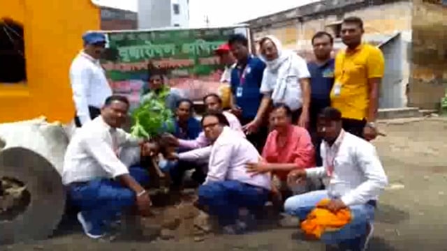 मिर्जापुर फोटोग्राफर एसोसिएशन ने किया पौधारोपण