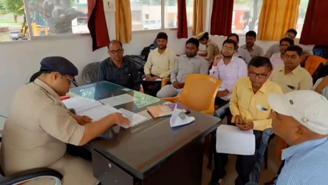 उसका पुलिस ने फरियादी को दी जेल भेजने की धमकी फरियादी ने SP से कि शिकायत की SP ने उसका पुलिस पर जतायी नाराजगी  ।