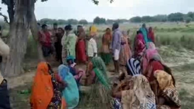 सरेनी थाना क्षेत्र के तेज गांव के जंगलों में लापता बुजुर्ग का शव बरामद पुलिस ने शव को लिया कब्जे में जांच में जुटी पुलिस