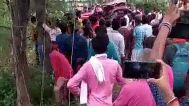 भगौली पुलिया के पास पलटी तेज रफ्तार कांवरियों से भरी ट्रैक्टर ट्राली बाल बाल बचे कावड़ यात्री