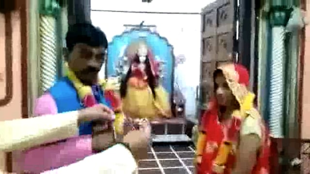 ललितपुर में एक नवविवाहित दुल्हन तथा दुल्हन के पिता और बिचौलिए द्वारा दूल्हे को ठगने का मामला प्रकाश में आया है।