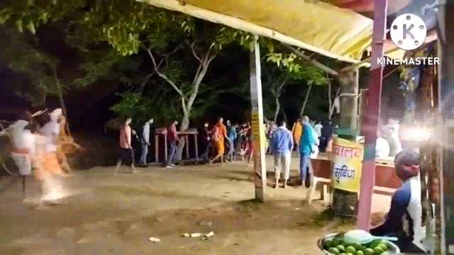 सावन की दूसरी सोमवारी को उमड़ी कांवरियों की भीड़ सादपुर गांव के युवाओं ने की डाक बम की सेवा