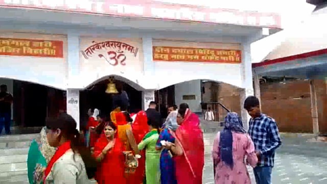 सावन के दूसरे सोमवार को शिवालयों में भक्तों का उमड़ा जनसैलाब