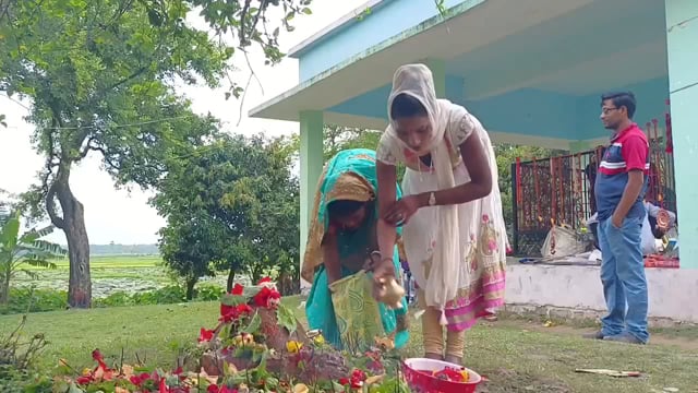हसनगंज के भारीडीह शिव मंदिर में सावन की दूसरी सोमवारी पर भक्तों का लगा तांता, किया जलाभिषेक