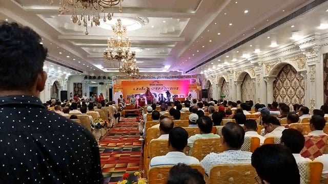 रायबरेली- दैनिक जागरण परिवार द्वारा कवि सम्मेलन का किया गया आयोजन। राष्ट्रीय स्तर के कवि एवं कवित्रियो ने बिखेरा राग। 