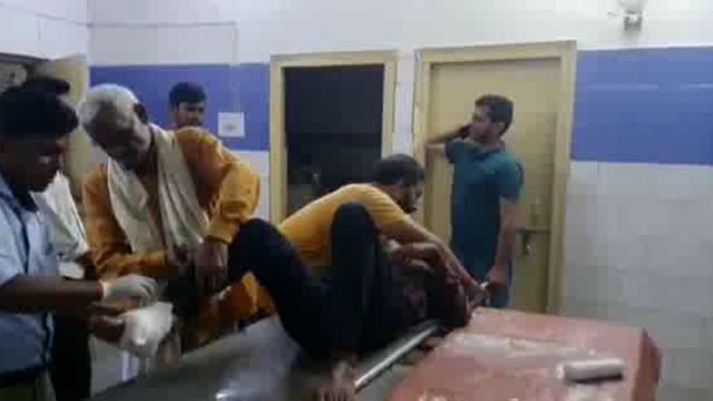 रफीगंज के लुक्का गांव के समीप सड़क के किनारे मोबाइल से बात कर रहे युवक को आटो ने मारी टक्कर, गंभीर अवस्था में हुआ रेजर 