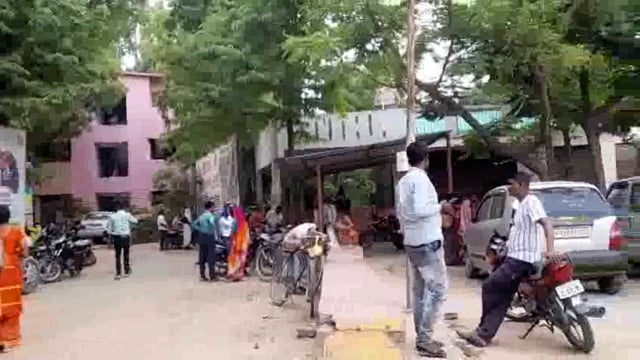 लहरपुर में अज्ञात कारणों के चलते महिला ने खाया विषैला पदार्थ हालत गंभीर जिला अस्पताल रेफर