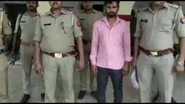 लोनी कटरा पुलिस को मिली बड़ी सफलता एक अभियुक्त को 220 किलोग्राम अवैध गांजा के साथ गिरफ्तार कर भेजा जेल