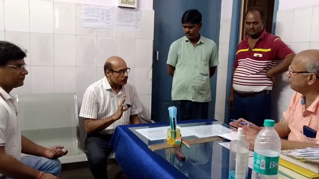भू अर्जन जिला पदाधिकारी ने प्राथमिक स्वास्थ्य केंद्र हसनगंज का किया औचक निरीक्षण दिए दिशा निर्देश