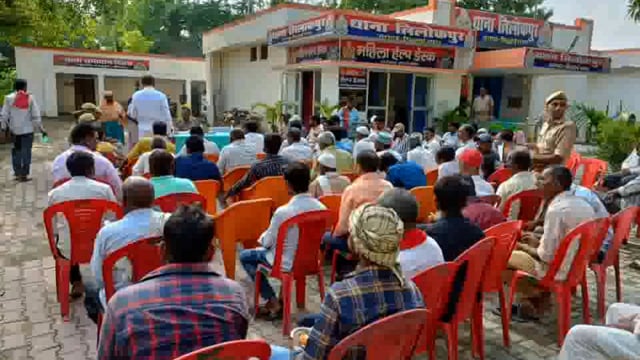 त्रिलोकपुर थाने में मोहर्रम व गणेश उत्सव के मद्देनजर त्योहारों को शांतिपूर्वक मनाने की की अपील ।