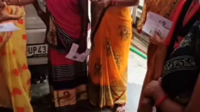 वजीरगंज उपनिरीक्षक के नेतृत्व में पुलिस ने मिशनशक्ति अभियान केतहत जागरूकता अभियान चलाया 