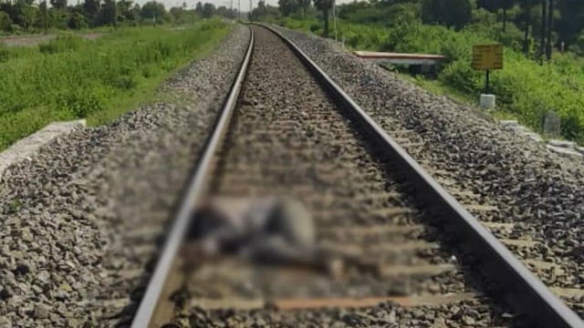 रामसनेहीघाट: खेत की रखवाली करने गए किसान की ट्रेन की चपेट में आने से हुई मौत