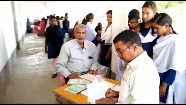 सिरदला में महाअभियान के तहत 14 पंचायत में शिविर आयोजित कर 1,141 लोगो को लगाया गया कोविड 19 का टीका


