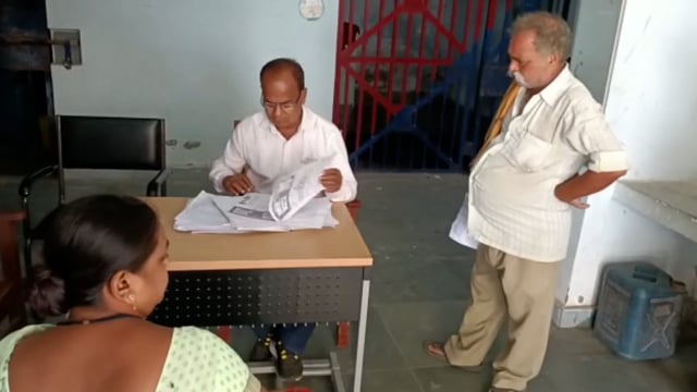 लखीसराय जिले के कजरा पुलिस ने 60 लीटर देसी महुआ शराब के साथ दो लोगों को किया गिरफ्तार