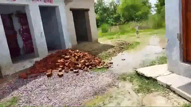 उच्च प्राथमिक विद्यालय पूरे वीरबल दिव्यांग सौचालय कार्य पूर्ण हुए बिन हुआ भुगतान, अव्यवस्था कि भरमार