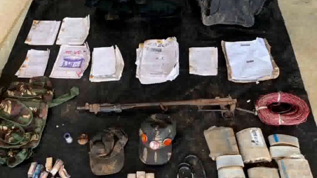 लखीसराय जिले के कजरा थाना क्षेत्र के बरमसिया गांव में छापेमारी के दौरान 55 किलो बम बरामद कर किया गया ध्वस्त