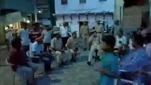 चुनार मिर्ज़ापुर: मोहर्रम पर्व को लेकर ताजिया दारो के साथ सीओ नक्सल ने की बैठक