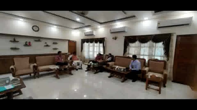 मेडिकल कॉलेजच्या जमीनीच्या पाहणी करीता दिल्ली एम्स ची टिम जिल्यात दाखल आमदार डॉक्टर देवराव होळी नी केली चर्चा 