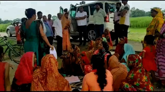 फलका के विभिन्न पंचायतों में विभिन्न योजनाओं का एडीएम ने किया जांच 