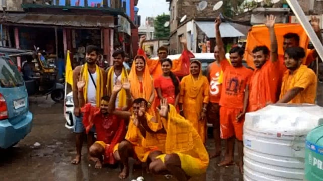 सावन मास में बाबा भोलेनाथ के दर्शन के लिए फलका बाजार से 2 दर्जन से अधिक कांवरिया देवघर के लिए रवाना