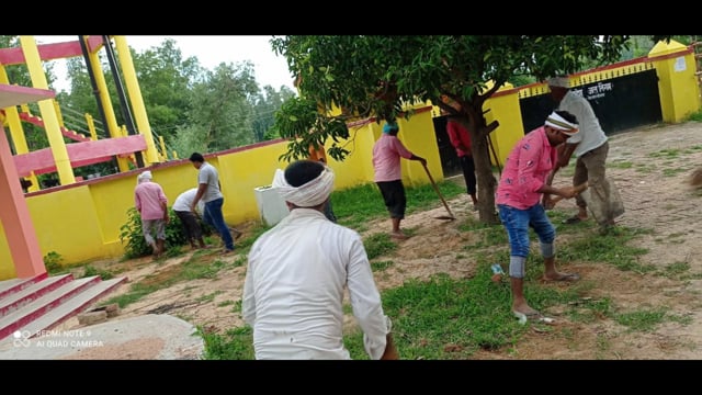 संचारी रोग नियंत्रण अभियान के तहत नंदौर ग्राम प्रधान द्वारा कराई जा रही विशेष सफाई