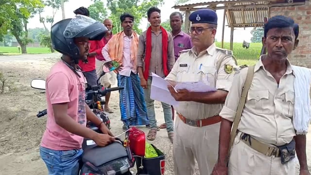 रामा सड़क मोड़ पर पुलिस ने सघन वाहन चेकिंग अभियान चलाकर 25 वाहन किए चेक